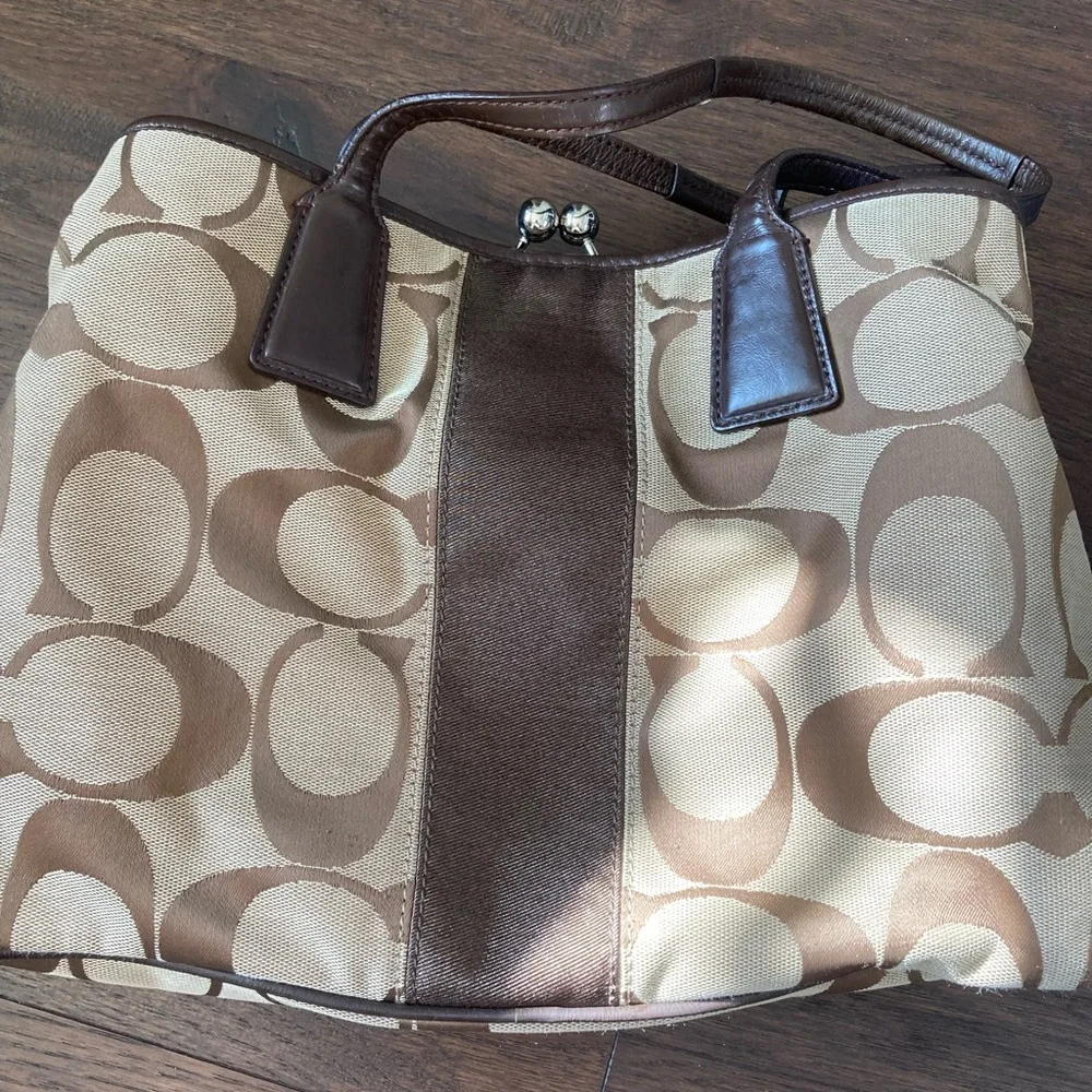 Vintage Coach Signature Brown and Cream Bag - Picture 8 of 8